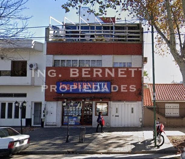 Edificio en 3 Plantas - Superficie Total 429 m² - Sobre Av - 2
