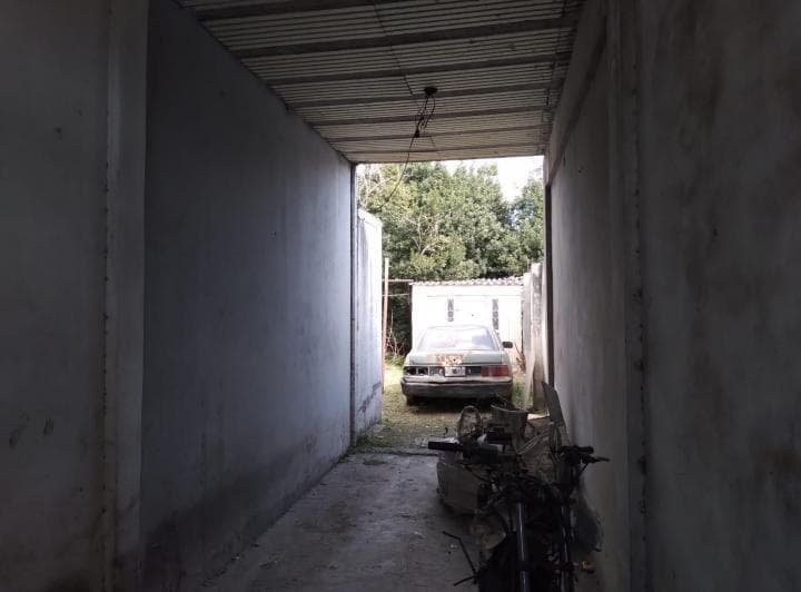 3 Locales Comerciales, Sobre Av Brandsen - 5
