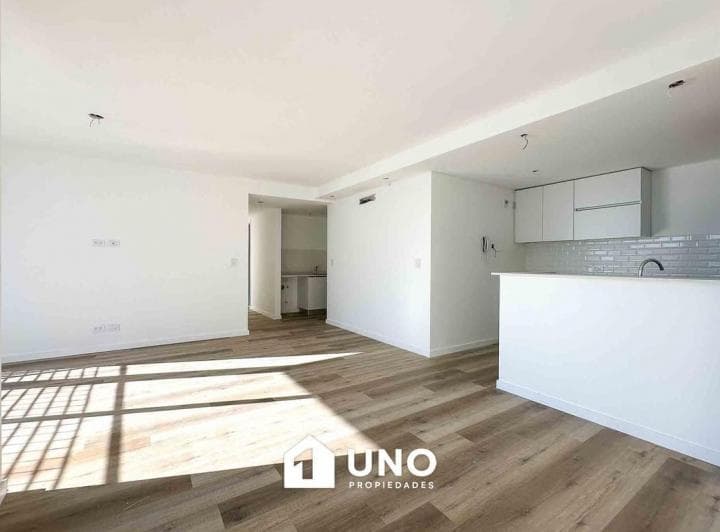 Departamento Amplio de 2 Dorm. con Balcón y Amenities, Entrega Inmediata. Posibilidad Cochera. - 5