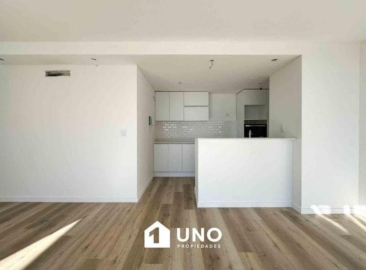 Departamento Amplio de 2 Dorm. con Balcón y Amenities, Entrega Inmediata. Posibilidad Cochera. - 4