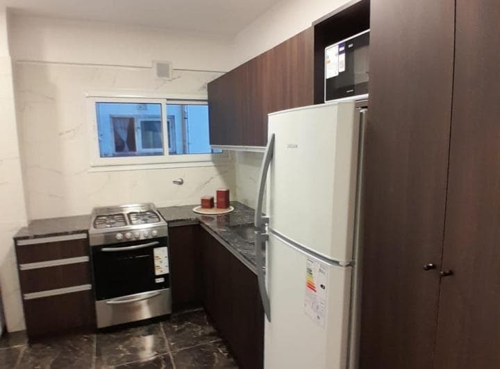 2 Amb. C/dependencia Ext. C/balcon - 2