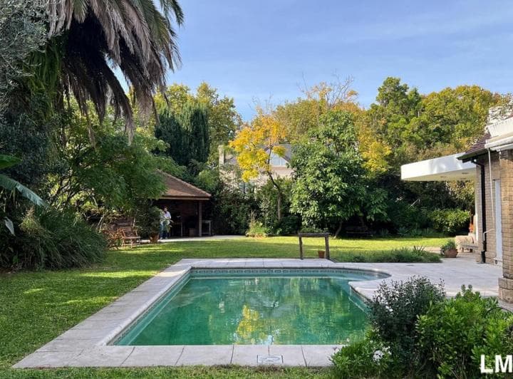 Importante Casa Sobre Lote de 1200 m² - 2