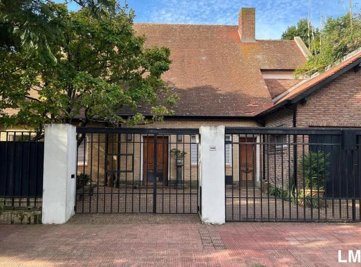 Importante Casa Sobre Lote de 1200 m² - 3