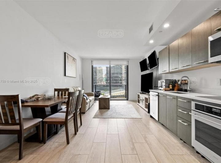 Departamento en Venta en Miami, Florida, Estados Unidos - 4