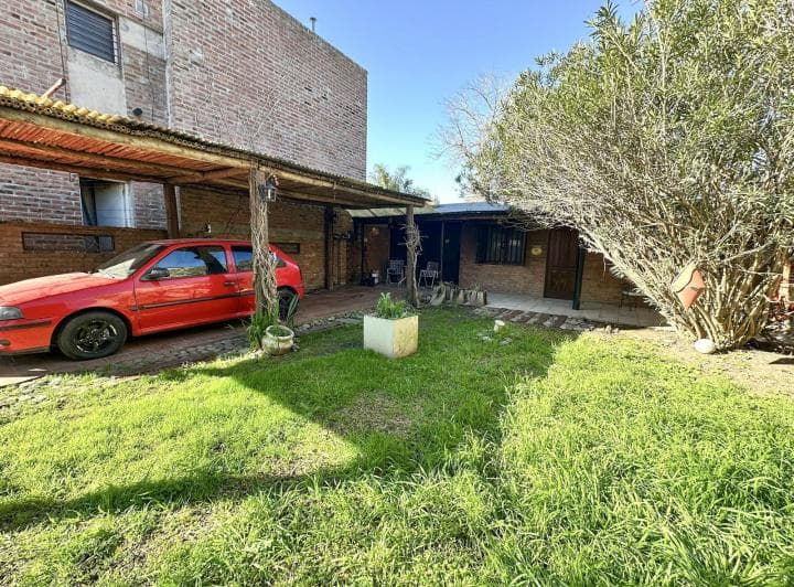 Venta Casa Dos Dorm. en Barrio Tango - 2
