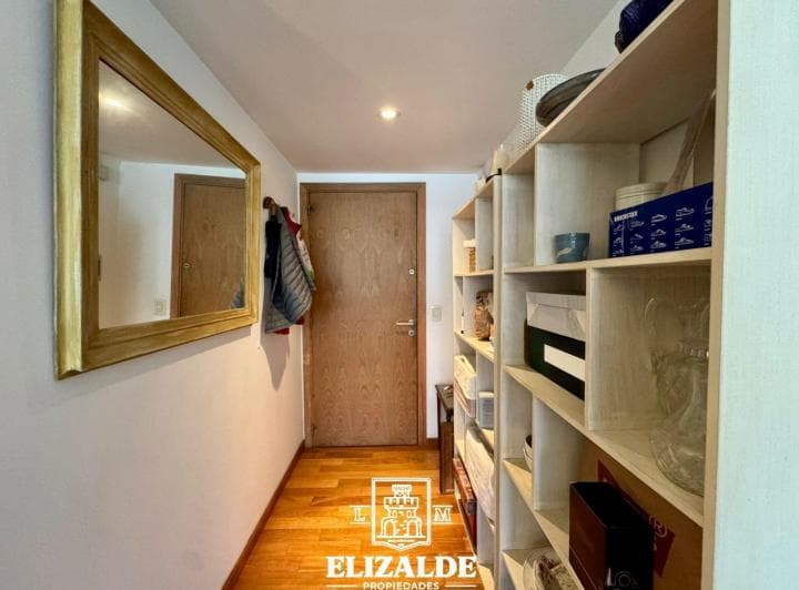 Chacabuco y Almte. Brown - 3 Ambientes con Cochera - Venta - 4