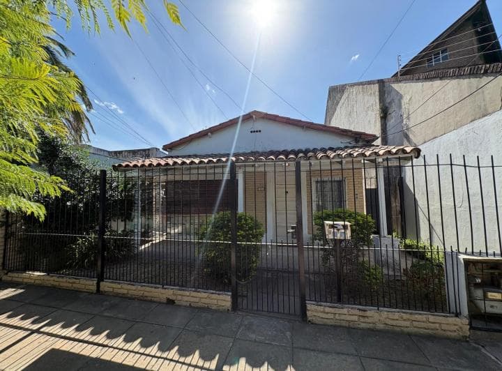 Casa 6 Ambientes en Venta en Ituzaingo - 3