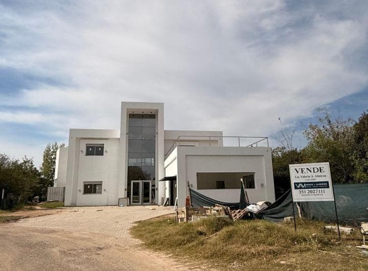 Altos del Chateau Casa en Venta a Estrenar! - 2