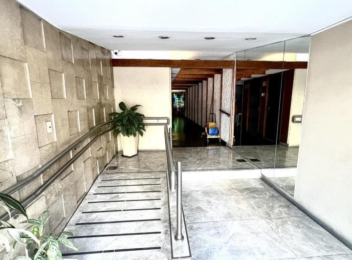 San Martin 2900 Departamento de 3 Ambientes Contrafrente Patio 90 m² en Paternal Venta - 2