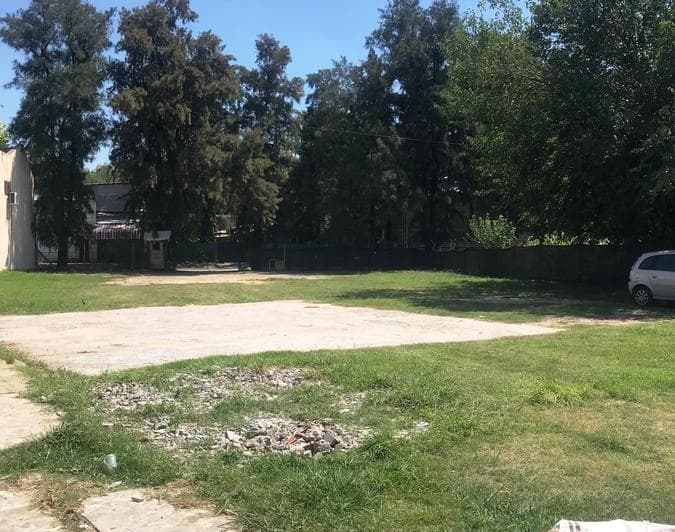 Alquiler de Local Sobre Acceso Oeste en Ituzaingo - Comercial - 5