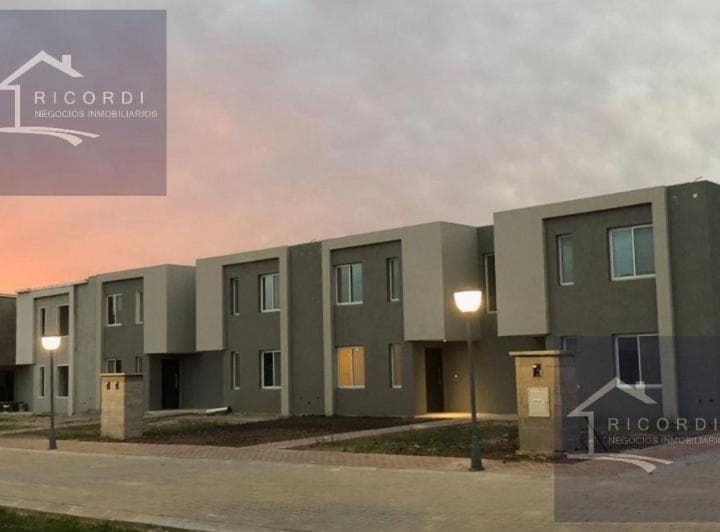 Casa en Duplex en Venta, Decs Tortugas, Garin, Escobar. - 2