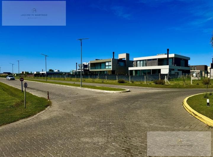 Venta Lote en Country Magallanes Pueblos del Plata Hudson Berazategui. - 4
