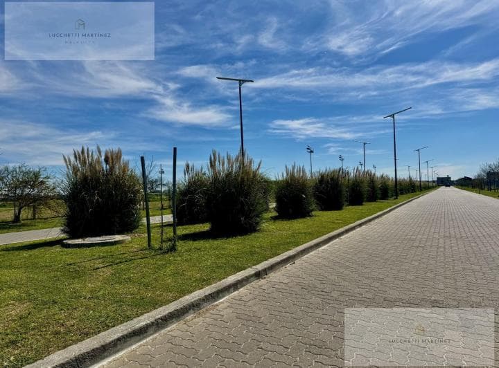 Venta Lote en Country Magallanes Pueblos del Plata Hudson Berazategui. - 2