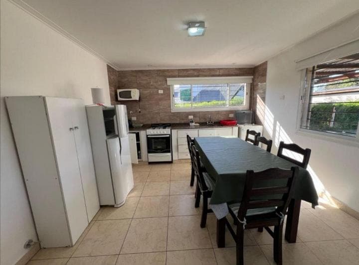 Moderno Chalet con Gran Parque. Barrio Las Lomas a 300 m de La Entrada y a m del Asfalto - 4