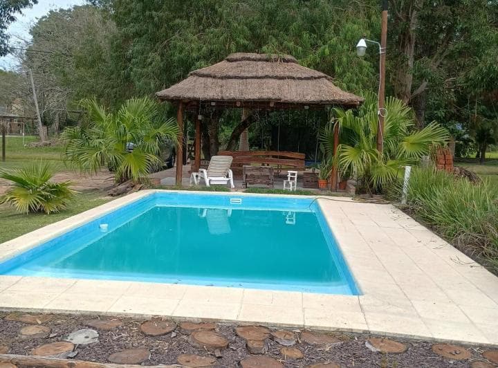 Casa con Pileta Cálida y Luminosa en La María, Colonia Benitez - 5