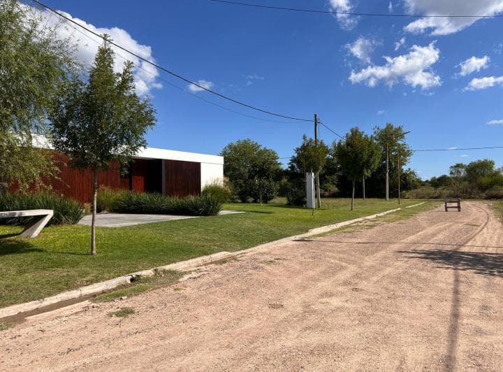 Barrio Don Guido 140 y 508 - Lote 20x32 m J. Hernández - 4