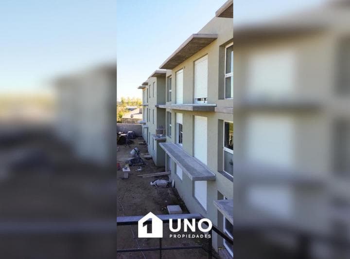 Departamento de 2 Dorm. con Balcones y Quincho. - 5