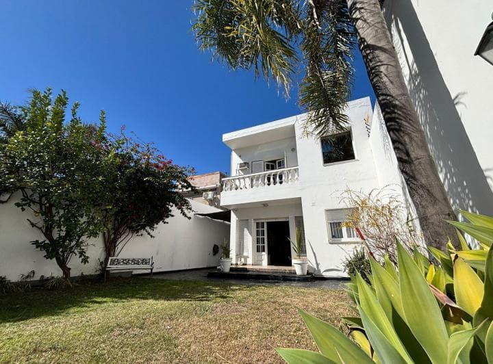 B° Juniors. Córdoba. Casa en Venta 4 Dorm., Piscina, Quincho, Sauna. - 2