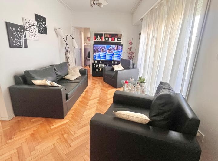 Excelente 3 Ambientes Frente con Balcon Terraza. Excelente Ubicacion. Parrilla - 4