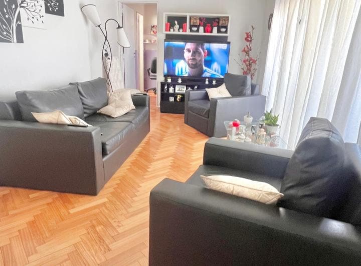 Excelente 3 Ambientes Frente con Balcon Terraza. Excelente Ubicacion. Parrilla - 3