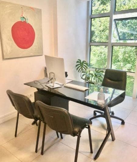 En Venta Oficina de 70 m² con Cocina/baño y Office Plaza Mitre - 2