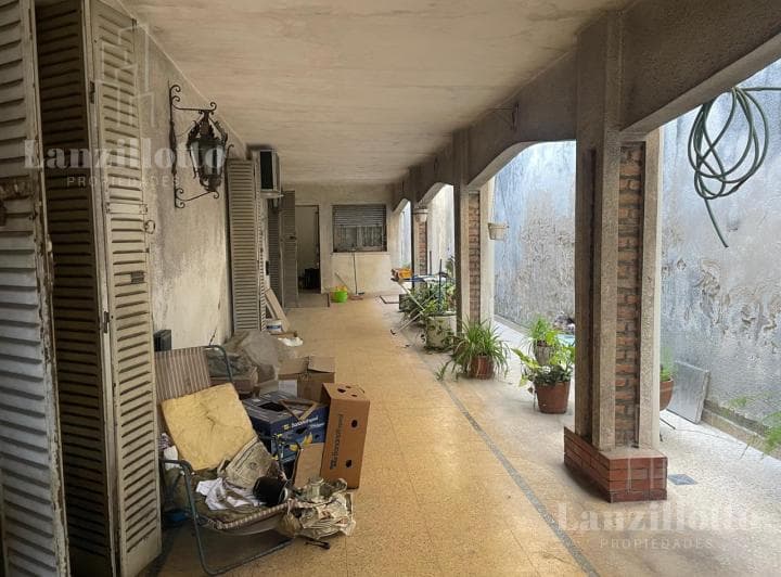 Terreno de 300 m² en Lanús Este - 3