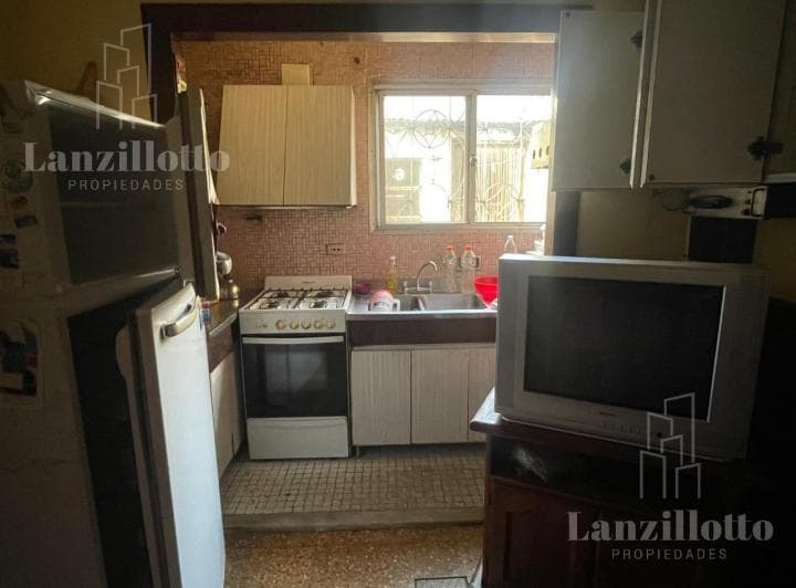 Terreno de 300 m² en Lanús Este - 2