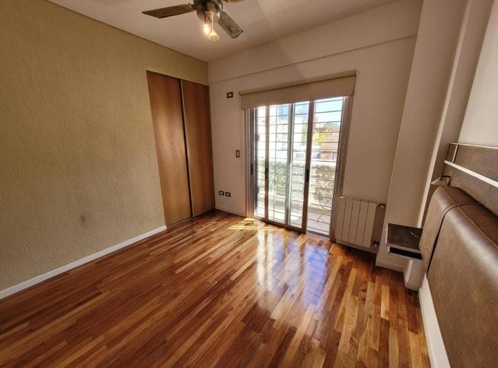 Piso de 4 Ambientes con Cochera - 4