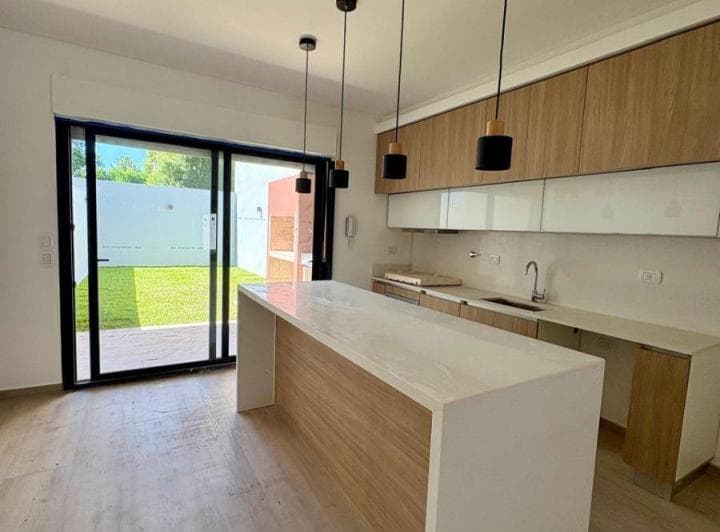 Triplex de Categoria a Estrenar 5 Ambientes a m de Av Maipu - Florida - 2