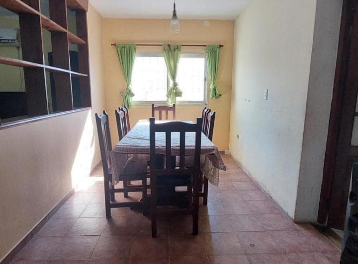 Venta Casa de 4 Dorm. y Quincho Fisherton - 3