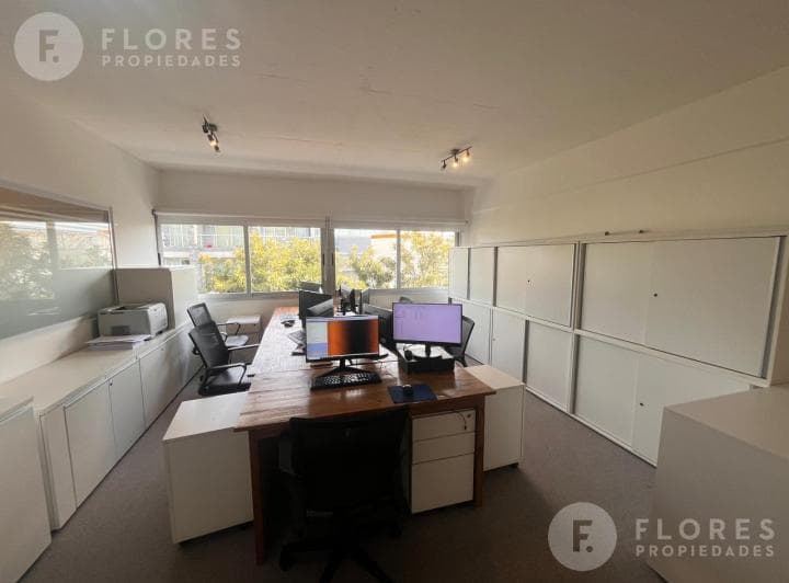 Oficina en Venta con Renta, 3 Ambientes, Despachos, 1 Toillete, Edificio Polo 1, Pilar - 3