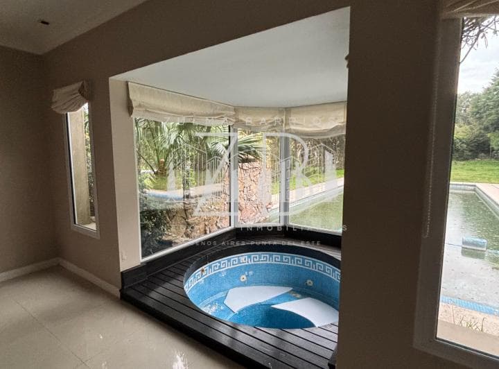 Casa en Venta y Alquiler en El Lauquen - 4