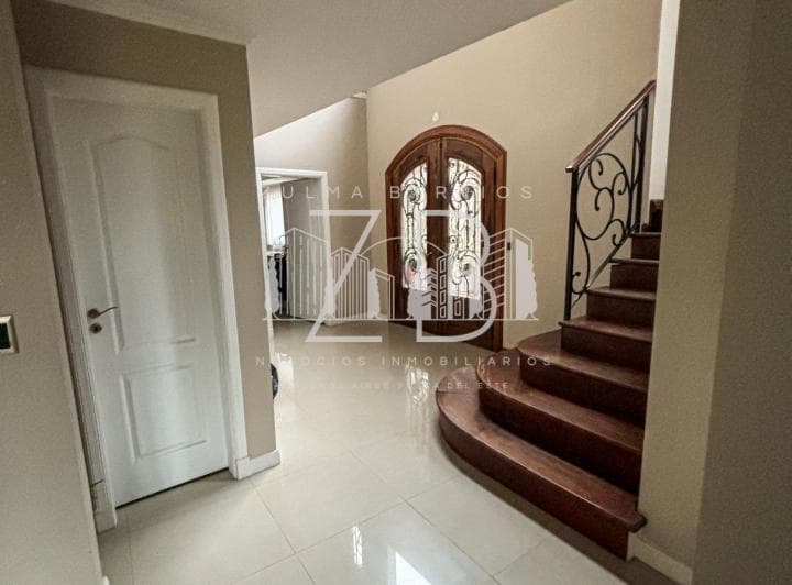 Casa en Venta y Alquiler en El Lauquen - 2