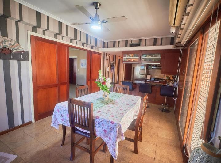 Casa con Jardín, Pileta y Quincho - 5