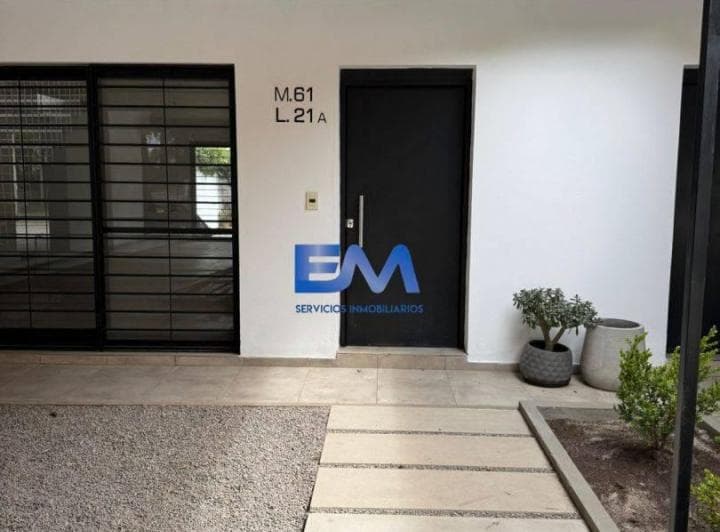 Vendo Duplex Desocupado en Riberas de Manantiales - C/ Galería - Asador - 4