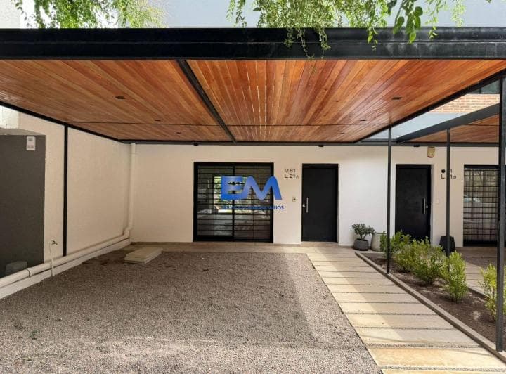 Vendo Duplex Desocupado en Riberas de Manantiales - C/ Galería - Asador - 3