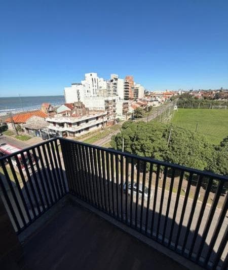 Departamento de 4 Amb en Duplex C/cochera Doble Zona Constitución - 2