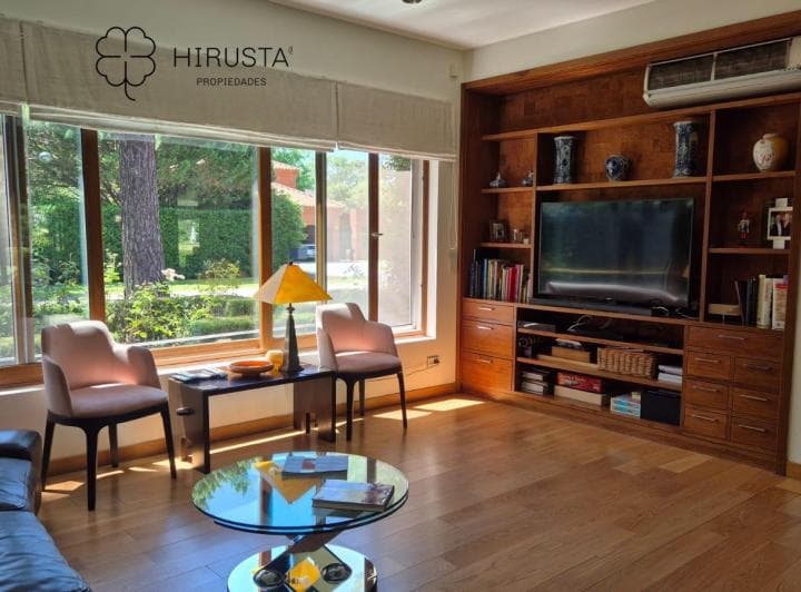 Casa en Venta con Ascensor - 3 Dorm + Ascensor + Dep de Servicio + Lavadero + Apto Credito - 2