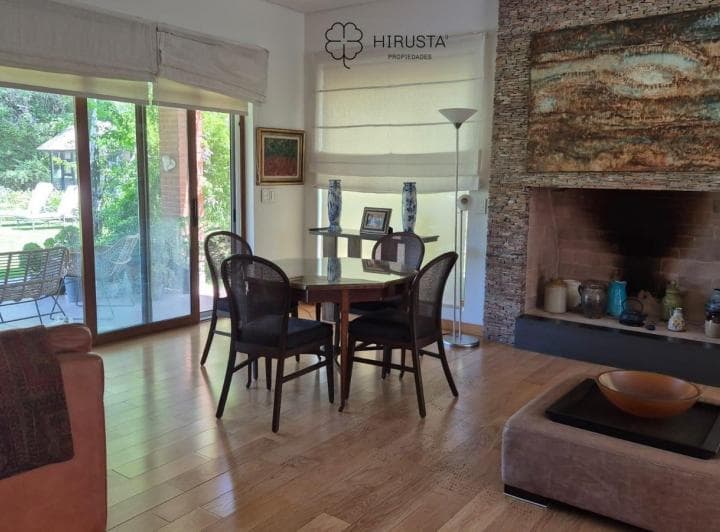 Casa en Venta con Ascensor - 3 Dorm + Ascensor + Dep de Servicio + Lavadero + Apto Credito - 4