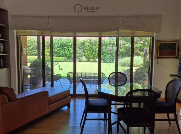 Casa en Venta con Ascensor - 3 Dorm + Ascensor + Dep de Servicio + Lavadero + Apto Credito - 5