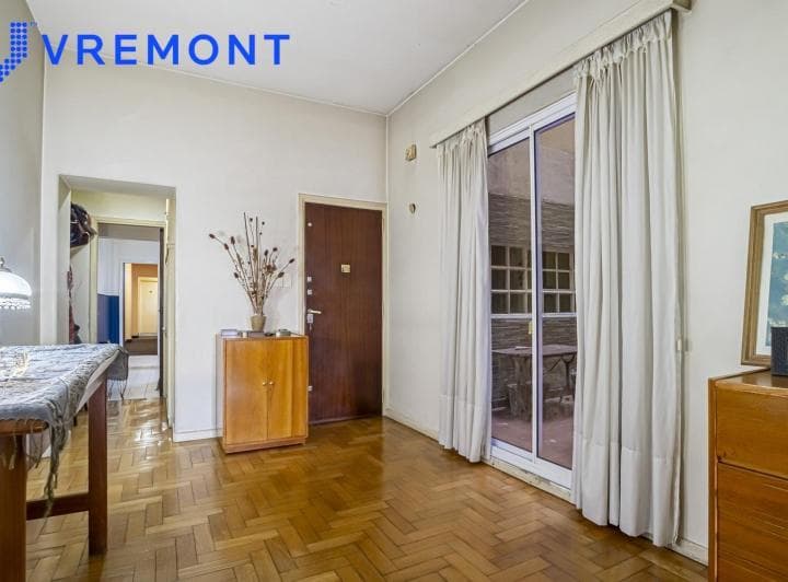 Av Belgrano Al 1200 / Monserrat / Departamento 4 Ambientes con Dependencia / Venta - 2