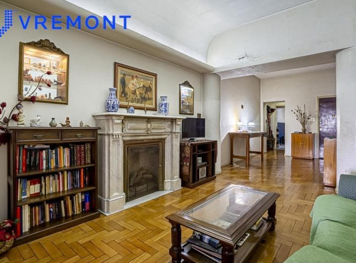 Av Belgrano Al 1200 / Monserrat / Departamento 4 Ambientes con Dependencia / Venta - 3