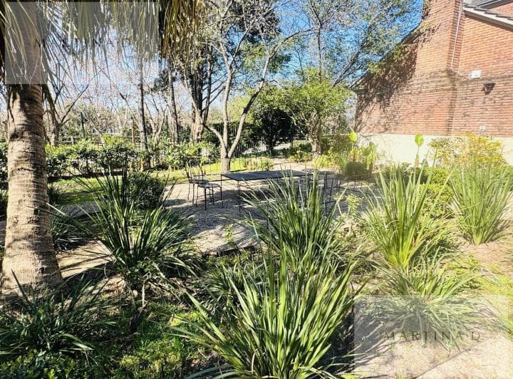 Casa en Venta - 5 Dorm. - Amplia Galería - Jardín - Pileta - San Jorge Village - 5