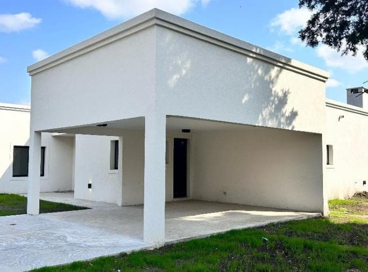 Venta Importante Casa a Estrenar en Medal Pilar - Gran Lote Al Golf - 3