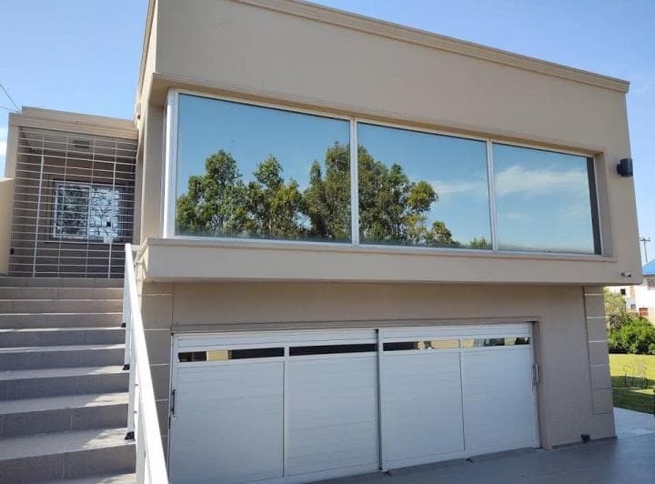 En Venta Propiedad de 5 Ambientes con Piscina Climatizada, Santa Clara del Mar - 2