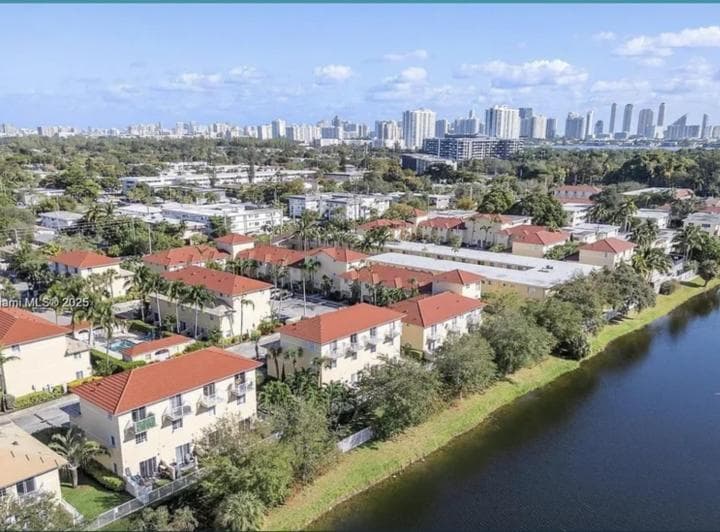 Oportunidad North Miami Aquavista Hometown - 3