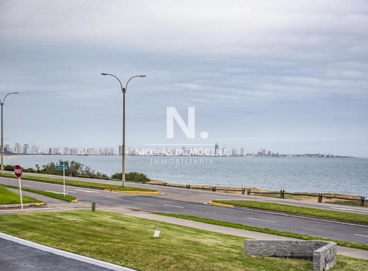 Departamento de 3 Dorm. en Venta. Gran Oportunidad en Mansa. - 2