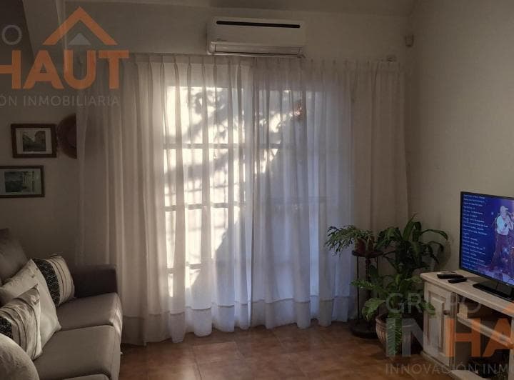 Casa en Venta en Barrio Bancario de Fernández Oro - 2