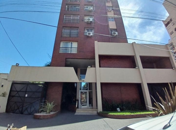 Venta Exclusivo Piso de 5 Amb. con 2 Coch. en Pleno Lanusita... Algo Realmente Diferente! - 2