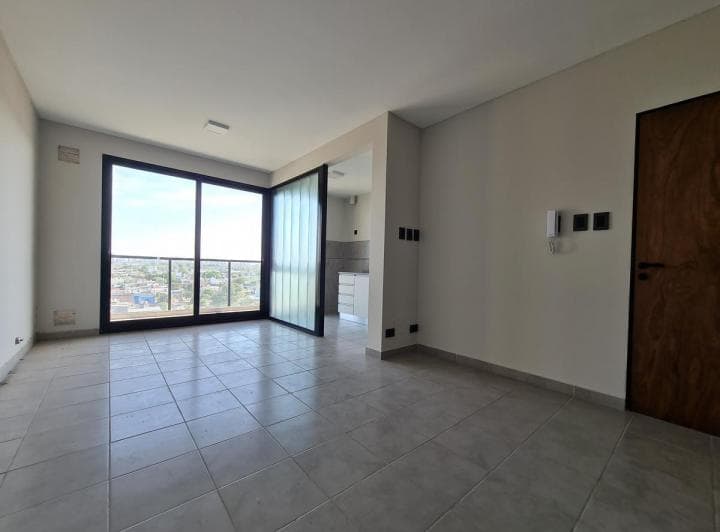Semipiso Alto, Luminoso y Amplio, Excelente Relacion Precio Calidad Terraza Comun con Asador - 2